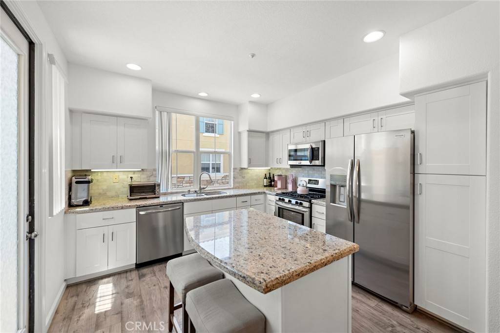 Irvine, CA 92602,206 Terra Bella