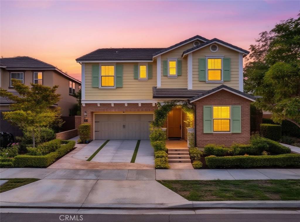 Tustin, CA 92782,261 Barnes RD