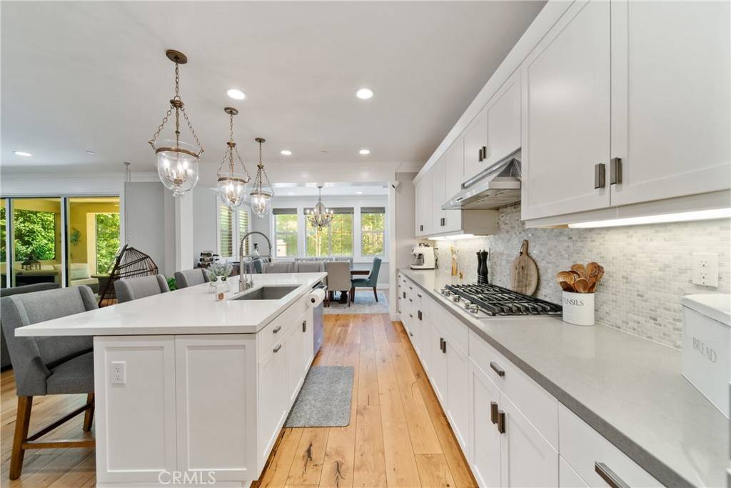 Tustin, CA 92782,261 Barnes RD