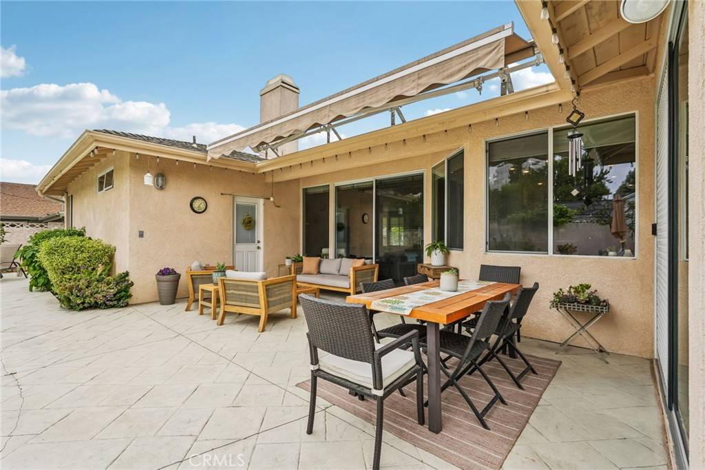 Los Alamitos, CA 90720,11272 Weatherby RD