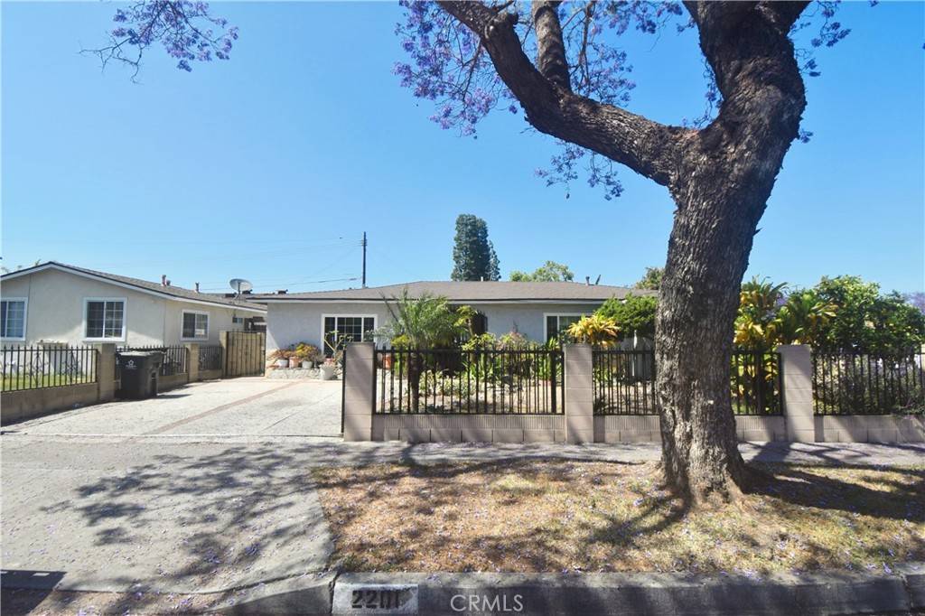 Santa Ana, CA 92704,2201 W Russell AVE