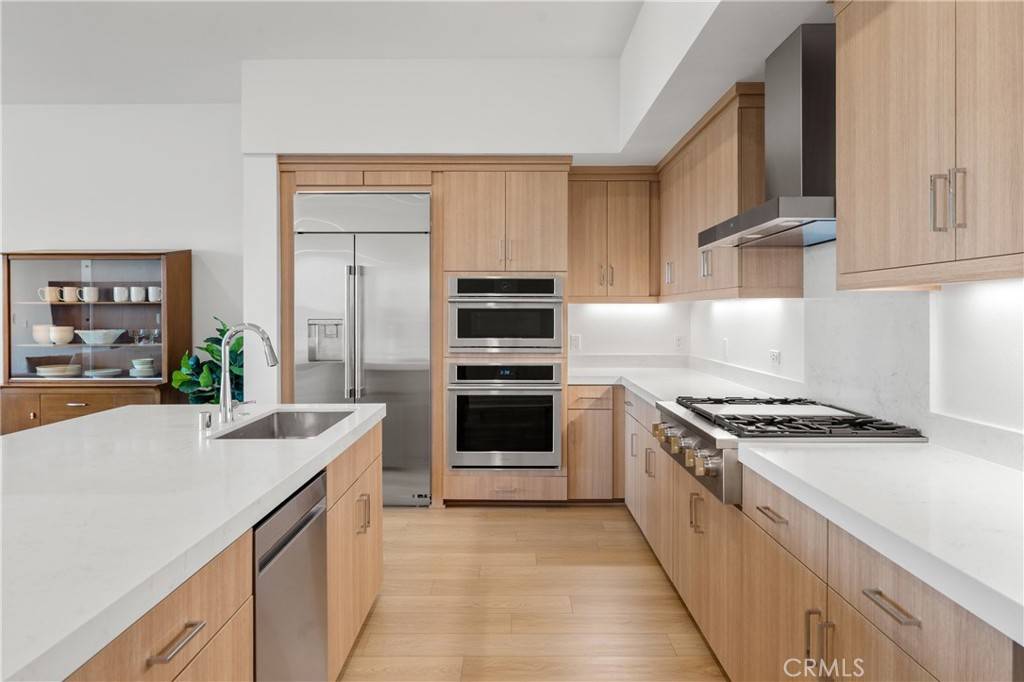 Irvine, CA 92618,3502 Rivington