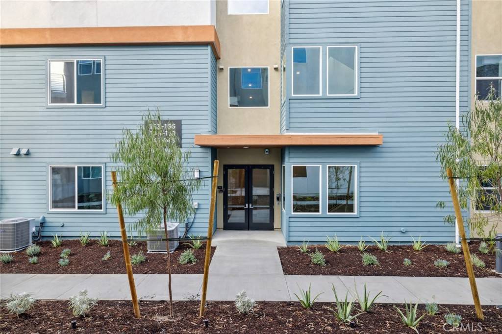 Irvine, CA 92618,147 Baluster