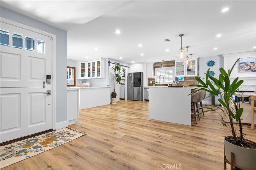 Huntington Beach, CA 92646,20672 Kelvin LN