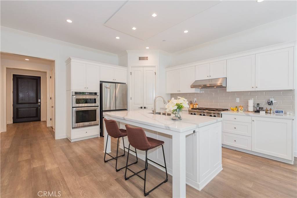 Irvine, CA 92620,50 Tollson