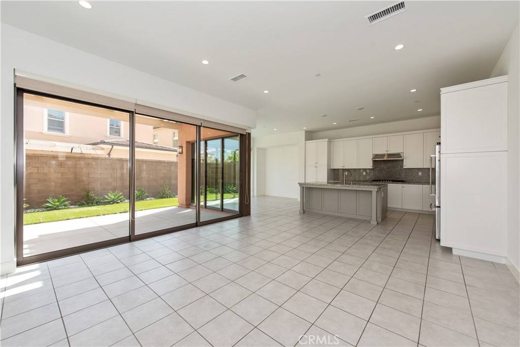 Irvine, CA 92618,156 Plum Lily