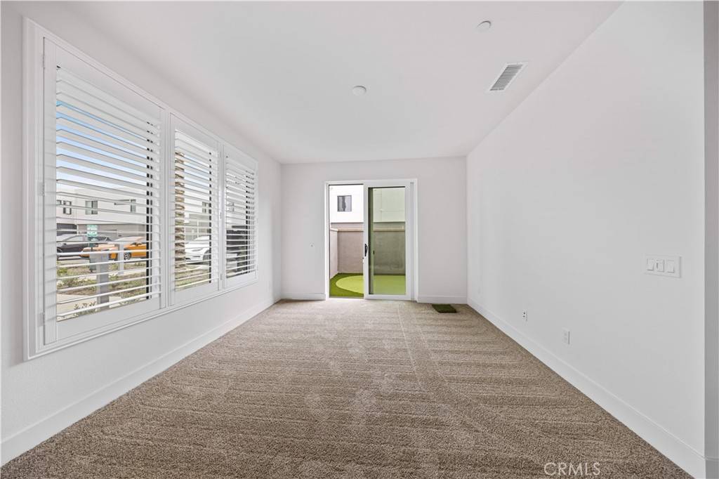Tustin, CA 92782,16273 Stella