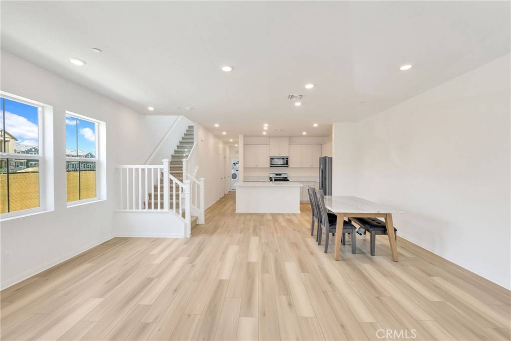 Ontario, CA 91761,4009 E Coronado Privado