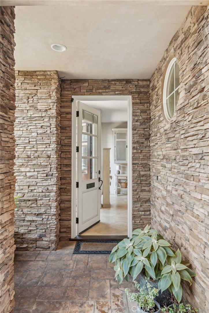 Corona Del Mar, CA 92625,610 Marigold AVE