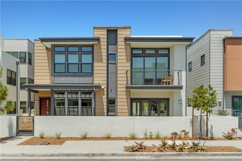 Irvine, CA 92618,349 Novel