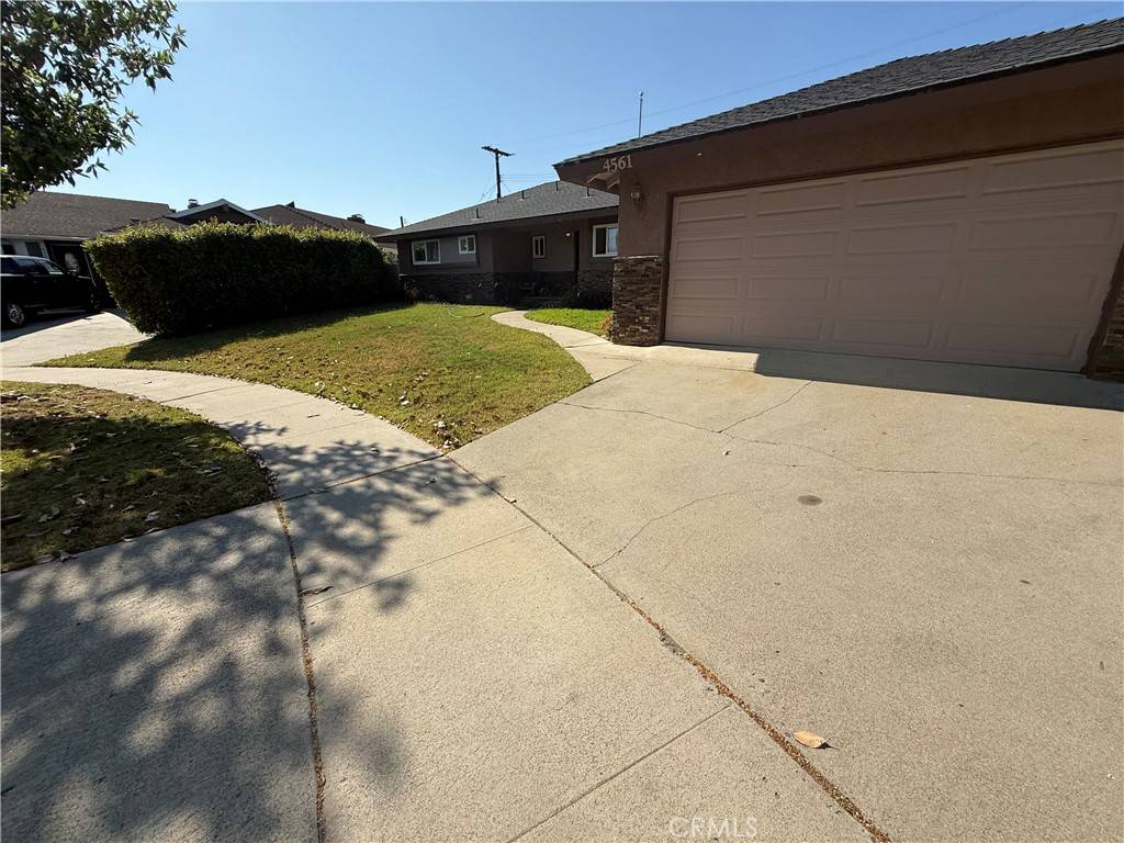 Yorba Linda, CA 92886,4561 Mimosa DR