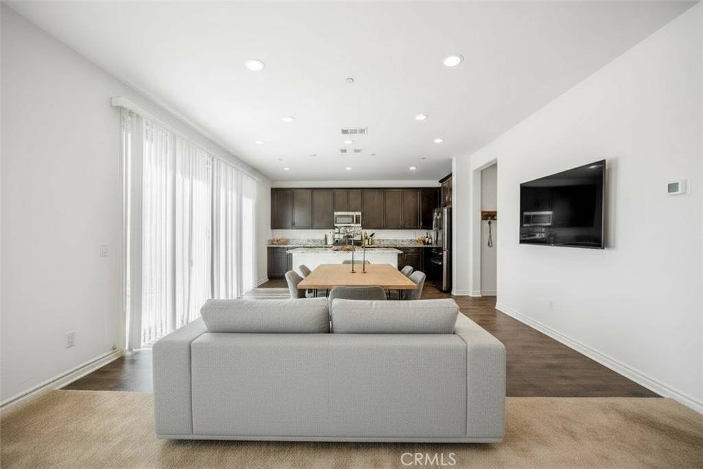 Hemet, CA 92543,3072 Charger CT