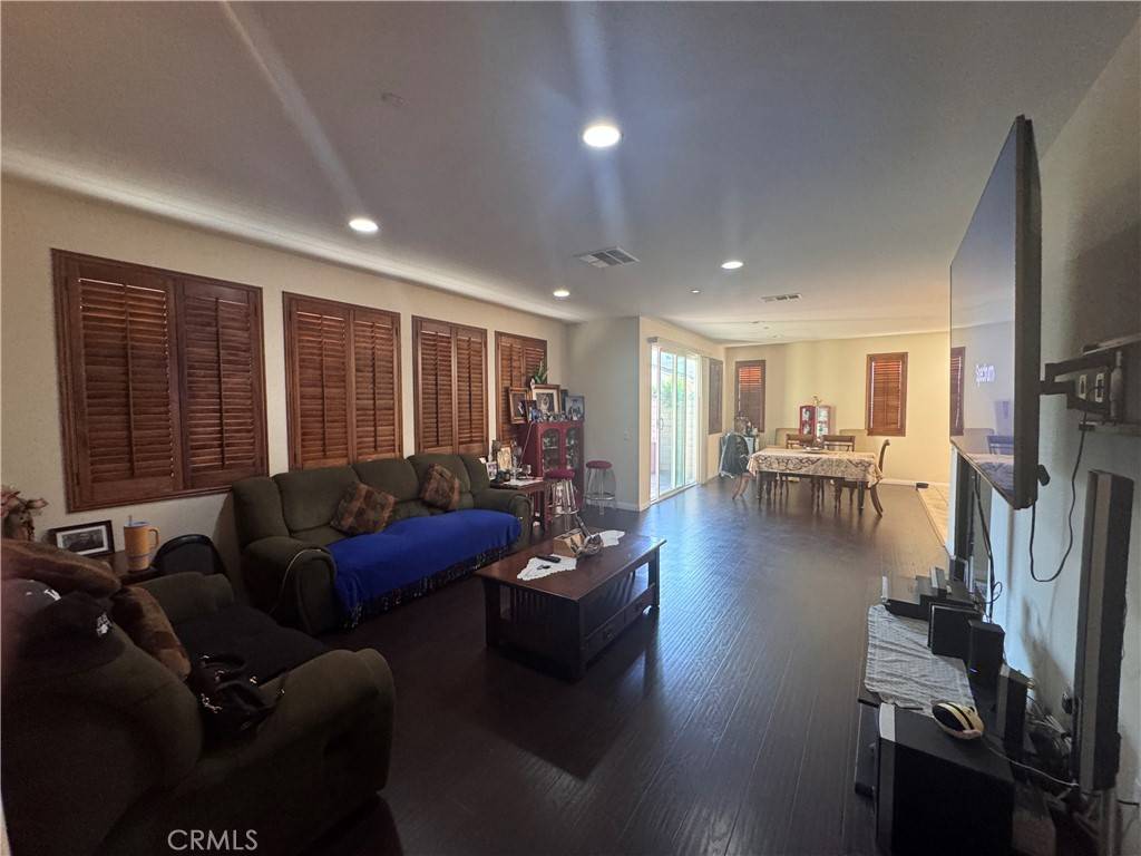 Ontario, CA 91764,2944 E Via Terrano