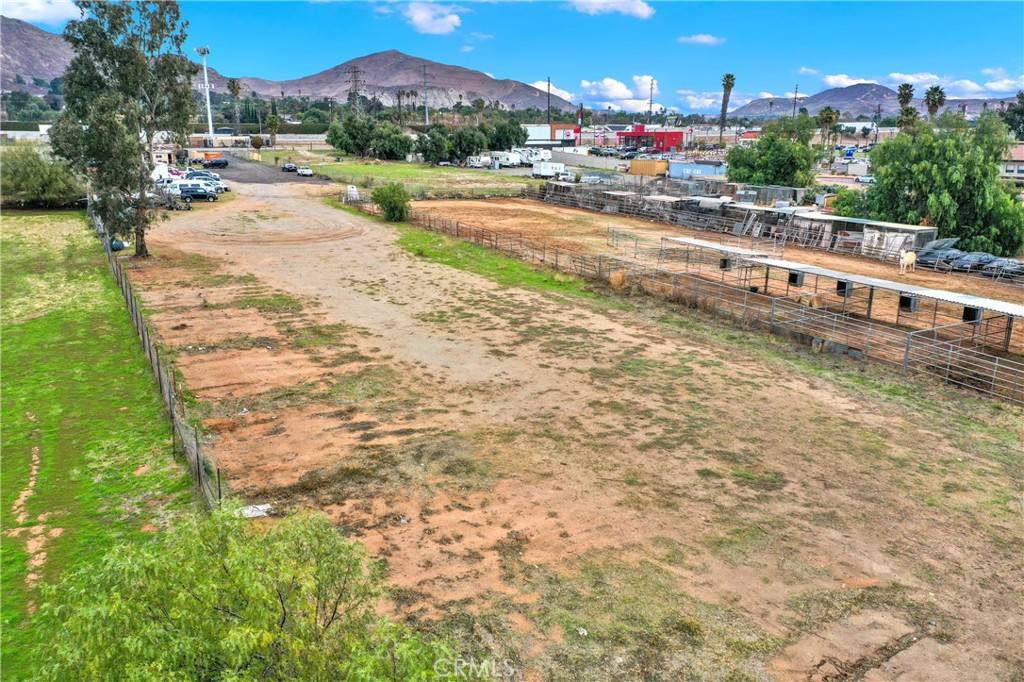 Jurupa Valley, CA 92509,7081 Valley WAY