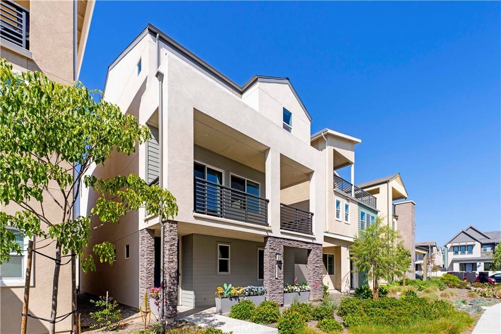 Irvine, CA 92618,351 Baluster