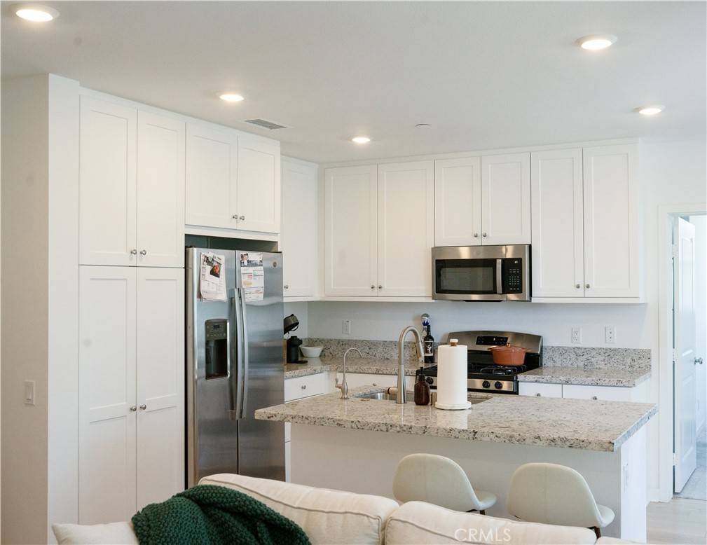 Ontario, CA 91764,4199 E Circle Paseo #204