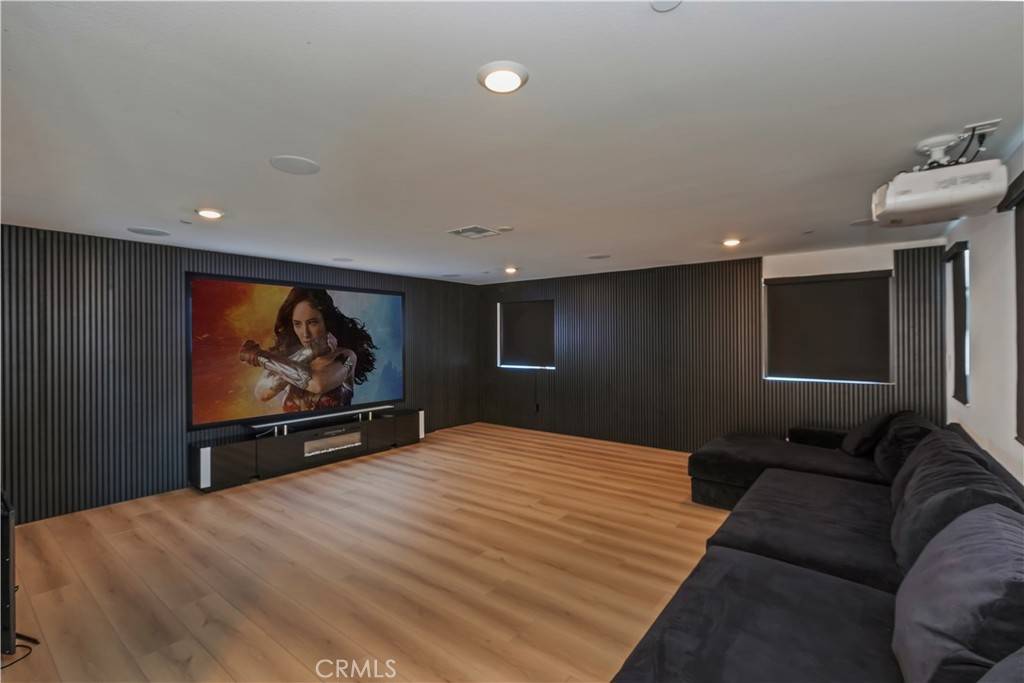 Fontana, CA 92336,16707 Island Oak ST