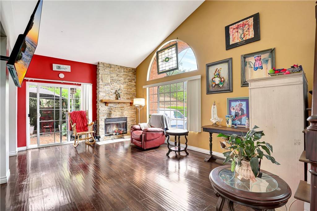 Cerritos, CA 90703,12161 Napoli DR