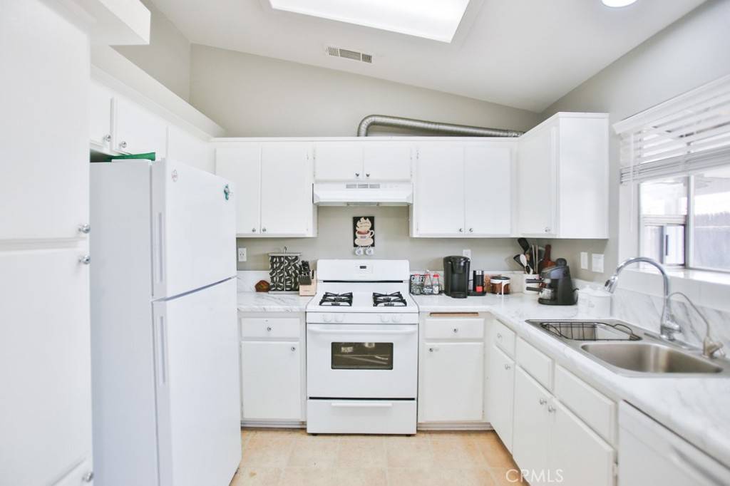 Colton, CA 92324,1385 Orange Grove AVE