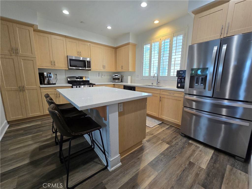 Corona, CA 92878,1014 Savi DR #104