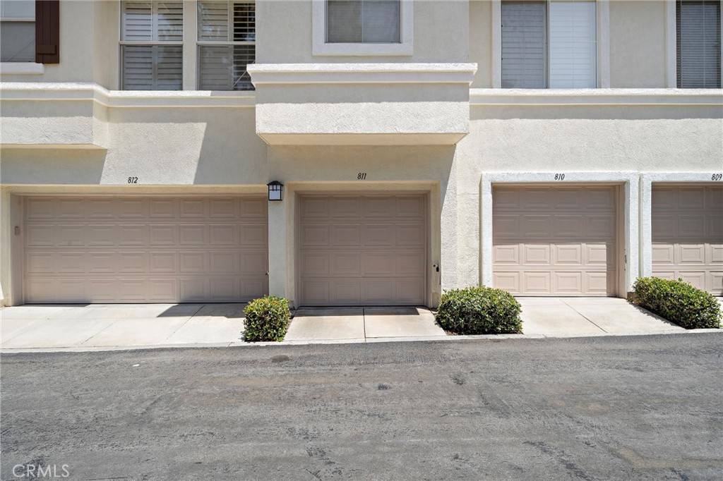 Irvine, CA 92618,811 Larkridge