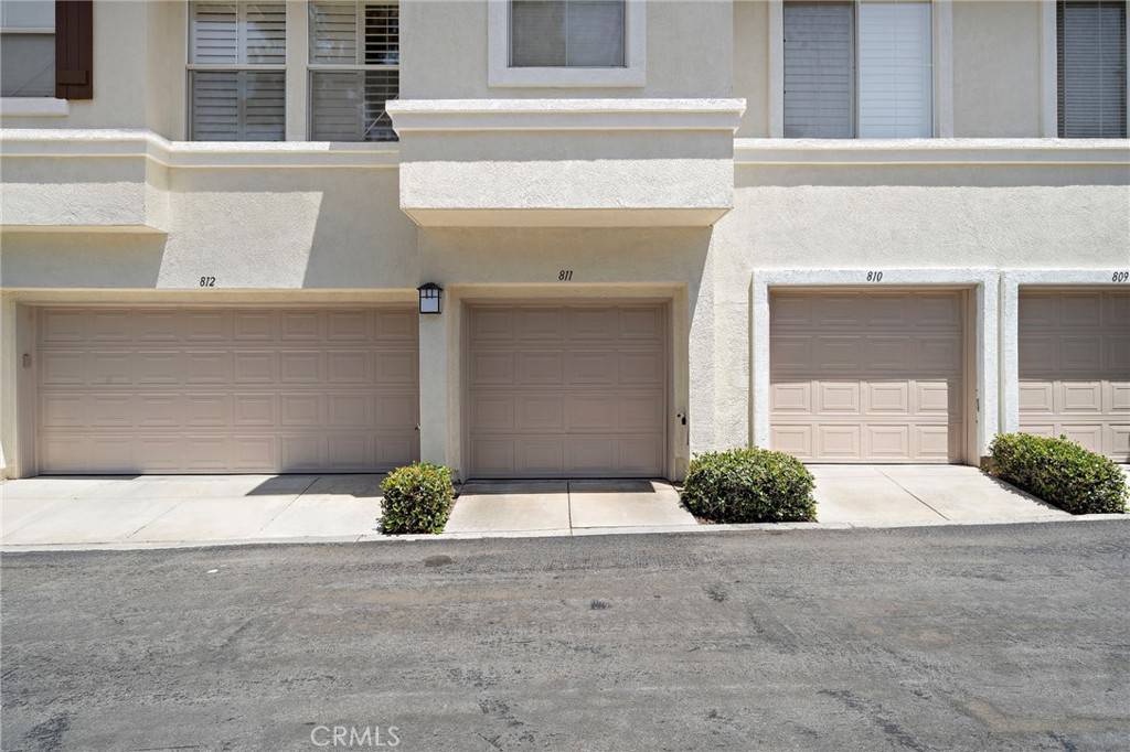 Irvine, CA 92618,811 Larkridge