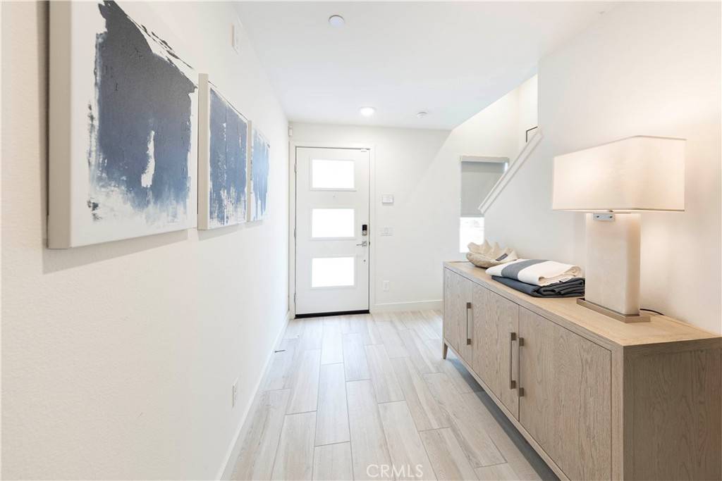 Dana Point, CA 92629,983 Doheny WAY