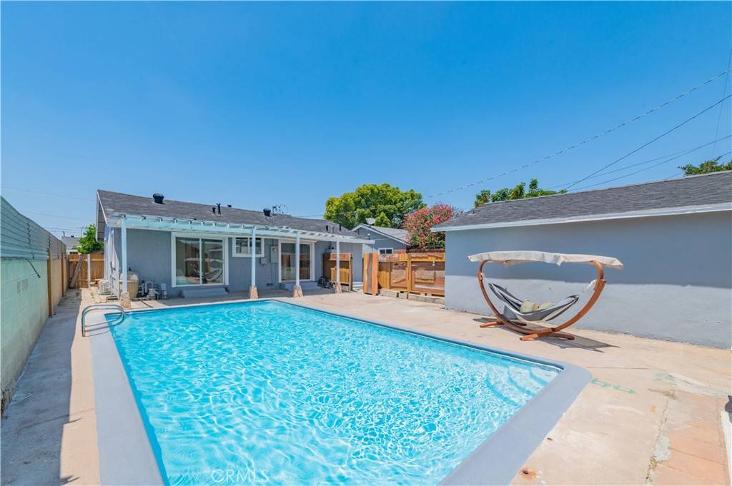 Lakewood, CA 90715,21022 Hawaiian AVE