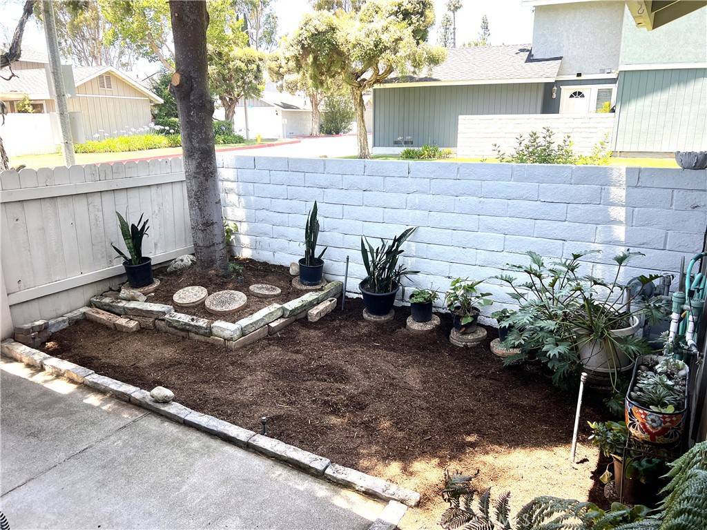 Lake Forest, CA 92630,25511 Polaris LN