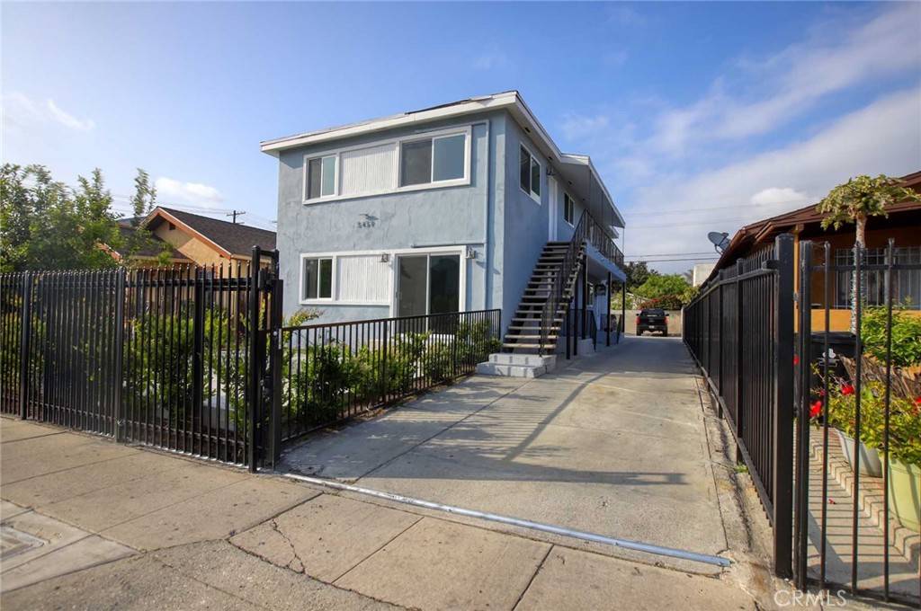 Los Angeles, CA 90016,5459 Carlin ST #3