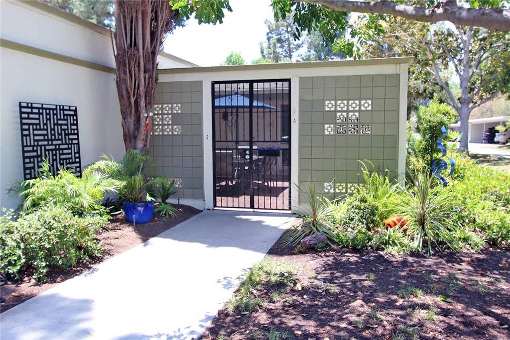 Laguna Woods, CA 92637,170 Avenida Majorca #A