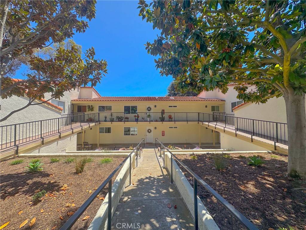 Laguna Woods, CA 92637,3327 Bahia Blanca E #C