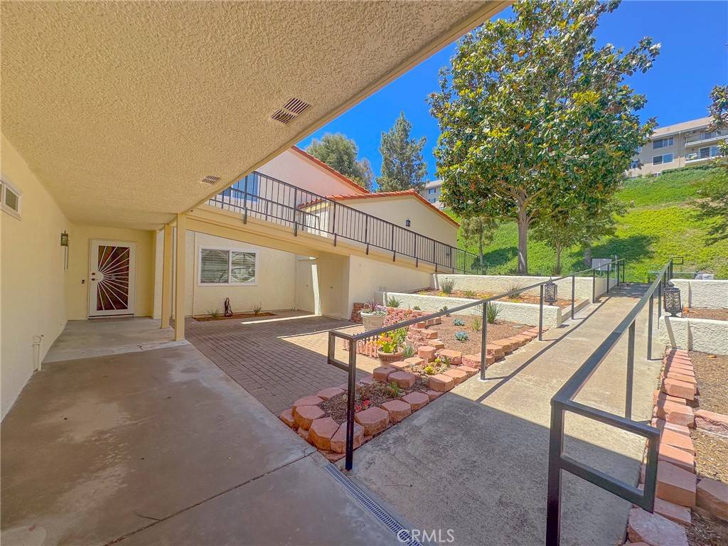 Laguna Woods, CA 92637,3327 Bahia Blanca E #C