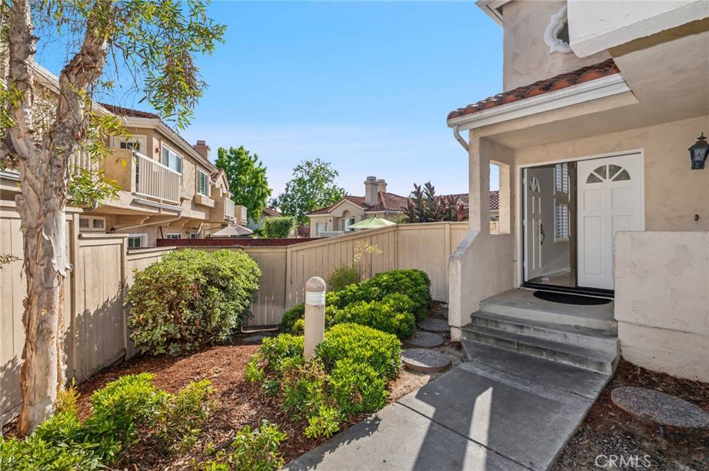 San Clemente, CA 92672,627 Via Presa