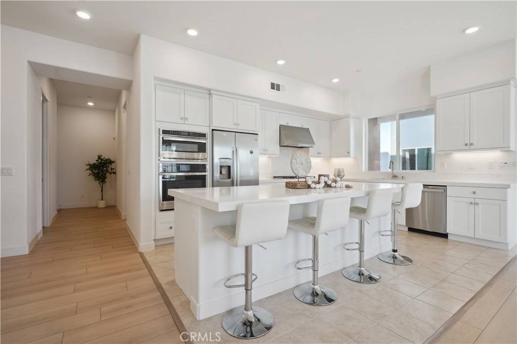 Irvine, CA 92618,175 Sash