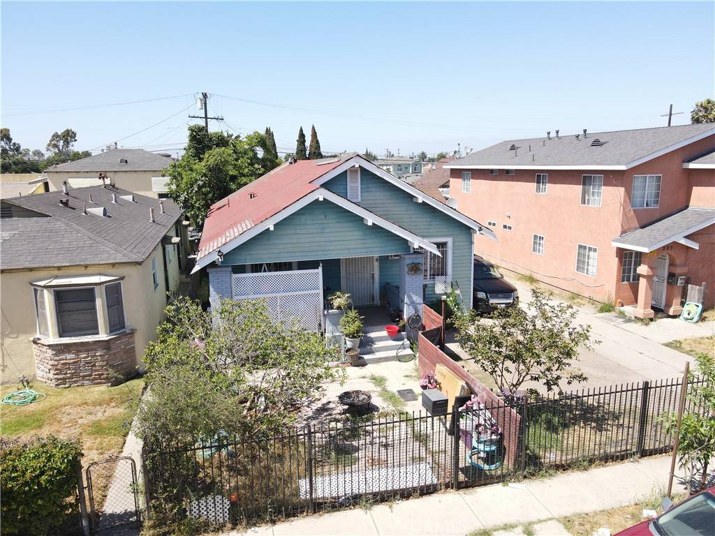 Los Angeles, CA 90003,205 W 98th ST