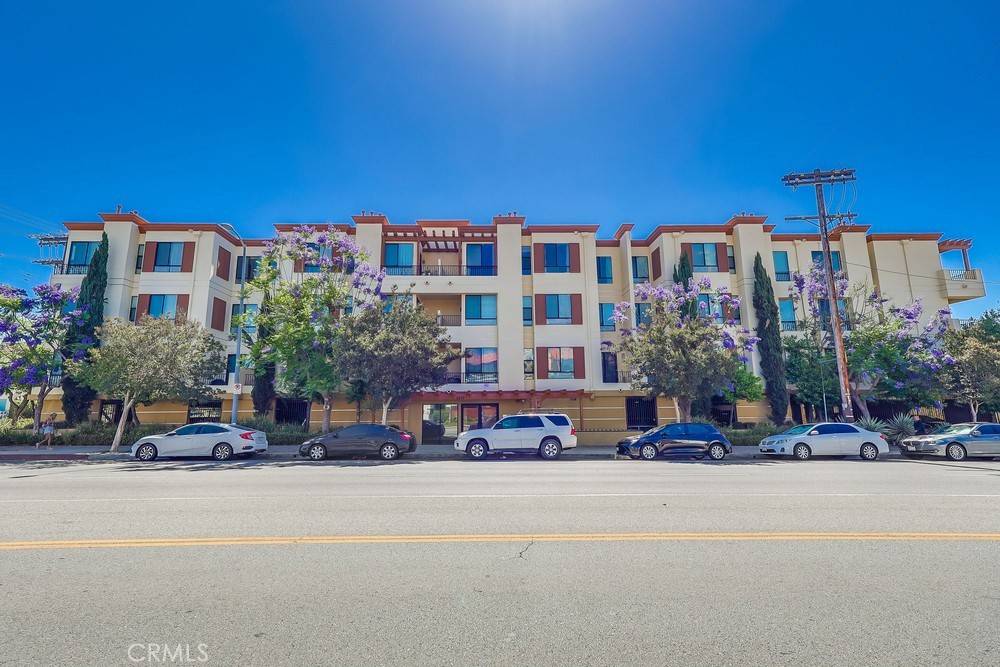 North Hollywood, CA 91605,6938 Laurel Canyon BLVD #101