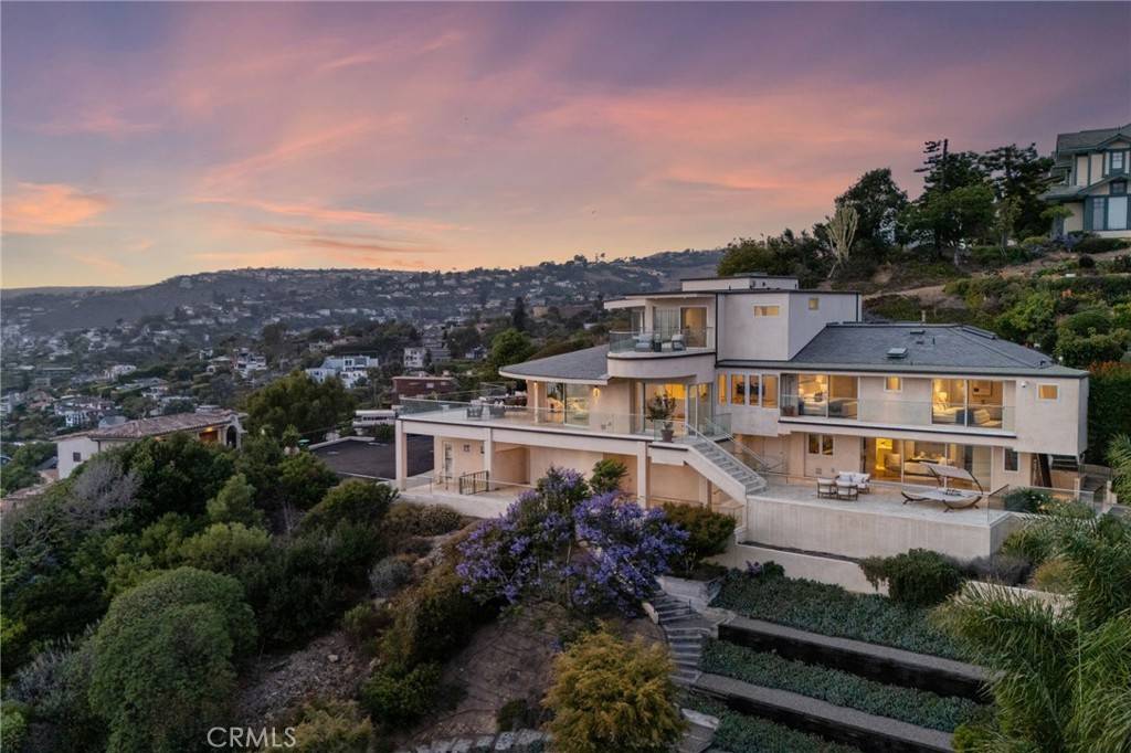 Laguna Beach, CA 92651,900 Gainsborough DR