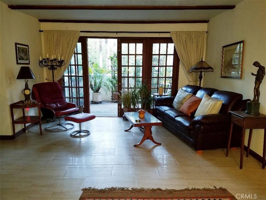La Jolla, CA 92037,8694 Villa La Jolla DR #5