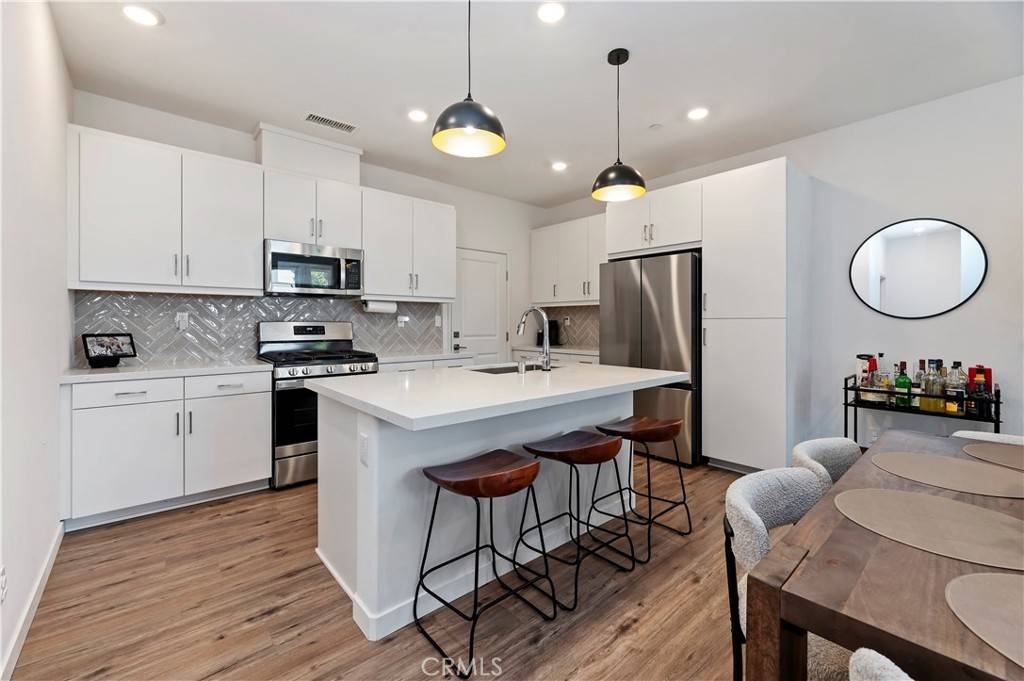Fontana, CA 92336,5680 Kate WAY #5