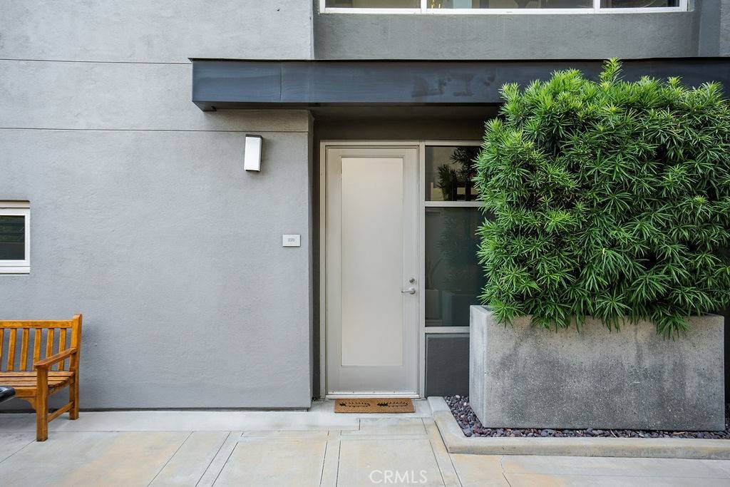 Los Angeles, CA 90029,4111 W Sunset BLVD #220