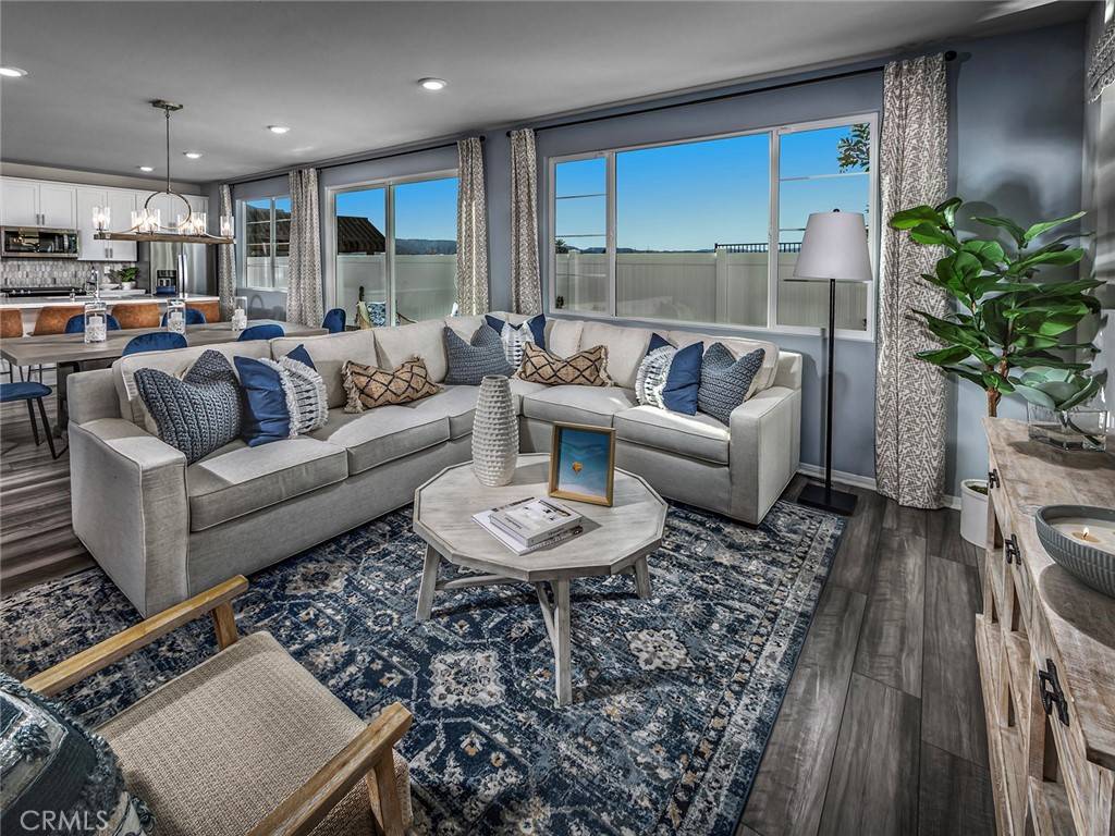 Redlands, CA 92374,2123 Bergamot ST