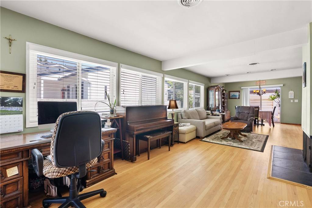 Costa Mesa, CA 92627,308 Flower ST