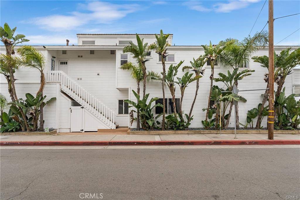 Newport Beach, CA 92663,410 Clubhouse AVE