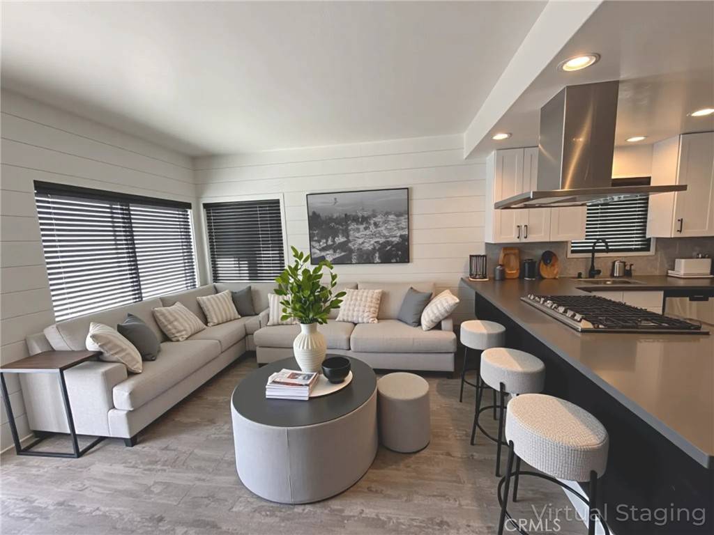 Newport Beach, CA 92663,410 Clubhouse AVE