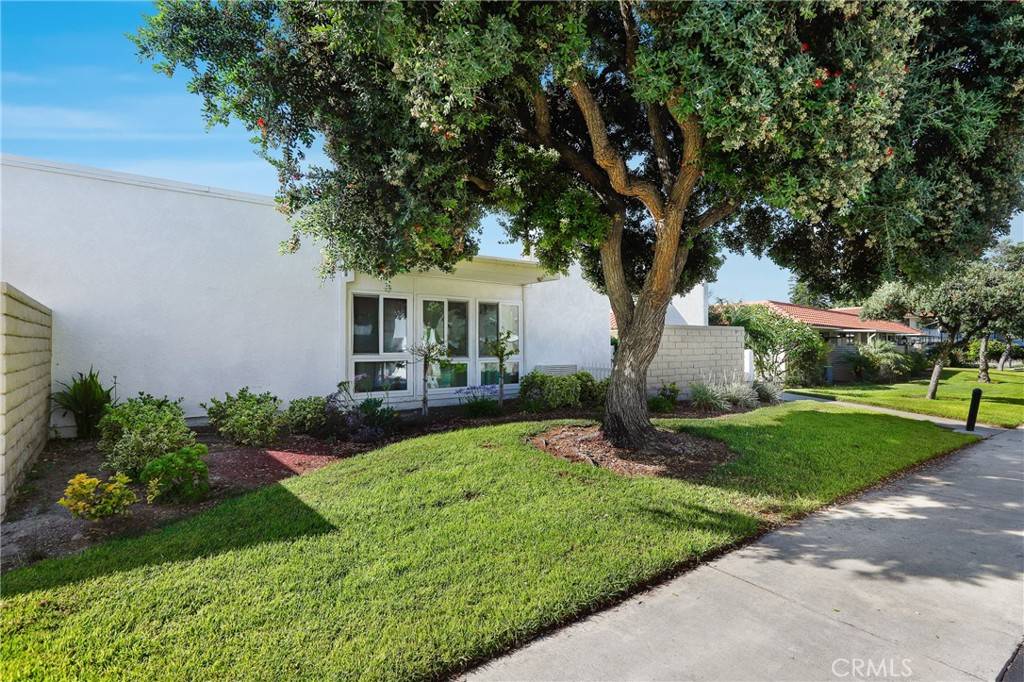 Laguna Woods, CA 92637,2179 Via Puerta #R