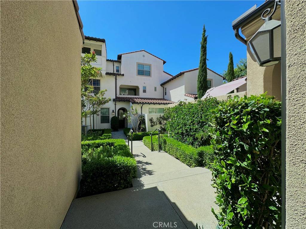 Irvine, CA 92618,129 Briarberry