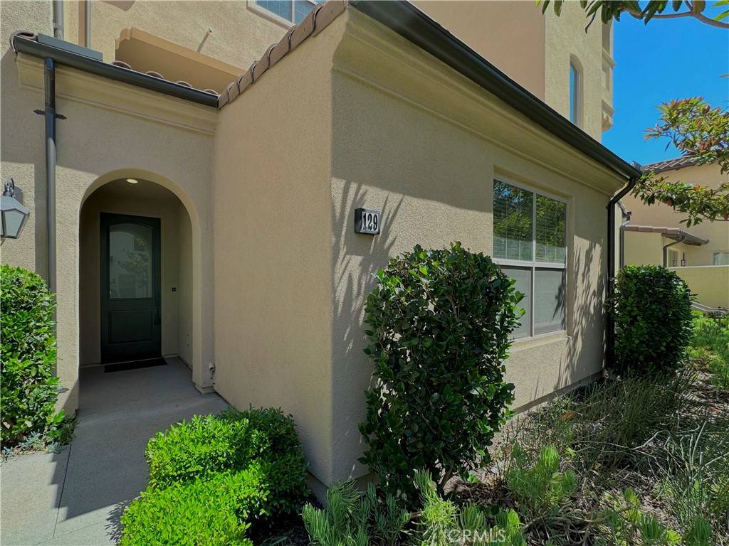 Irvine, CA 92618,129 Briarberry