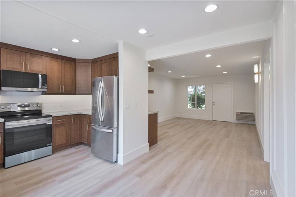 Irvine, CA 92620,229 Springview