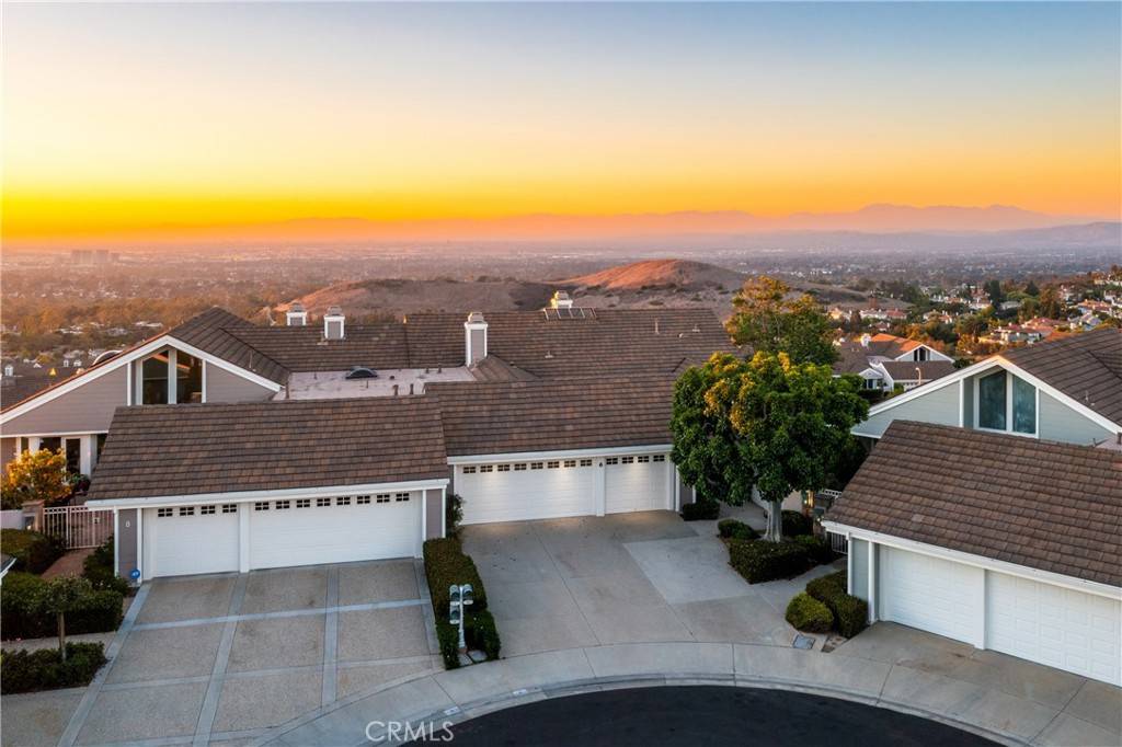 Irvine, CA 92603,6 Saros #68